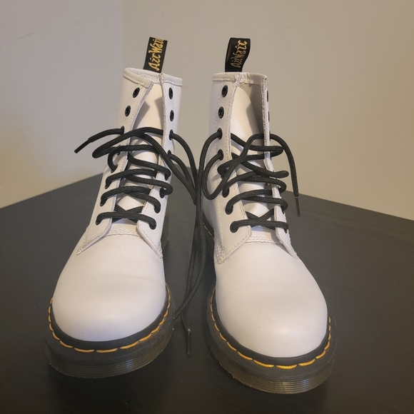 Dr Martens - Picture 3 of 4